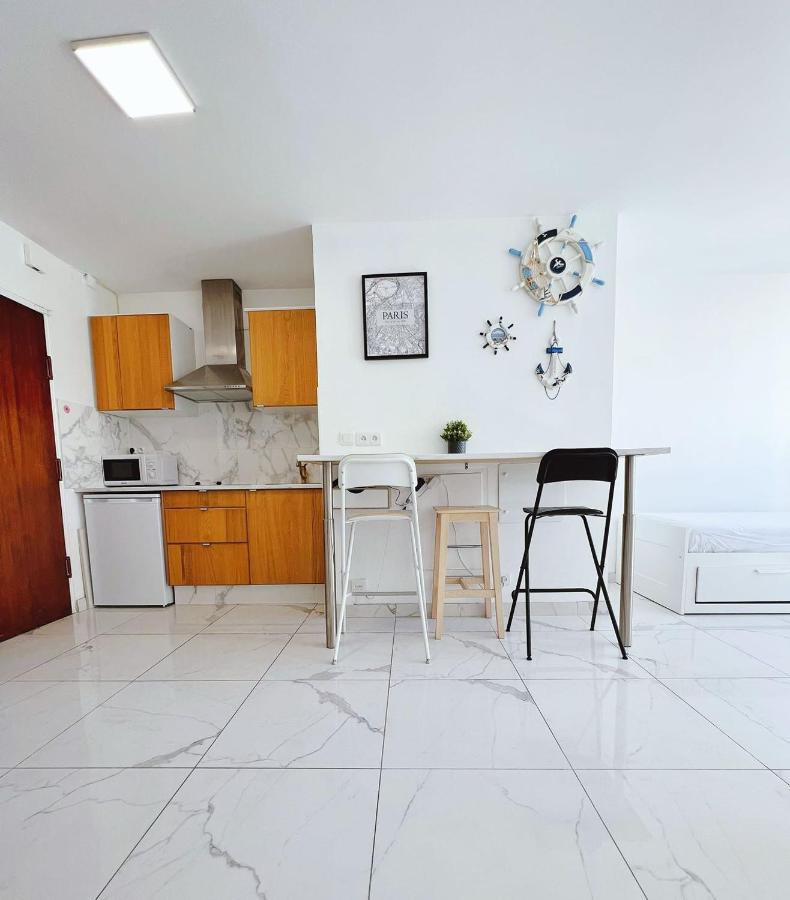 Apartment Near Subway And Supermarket Paris Exterior photo